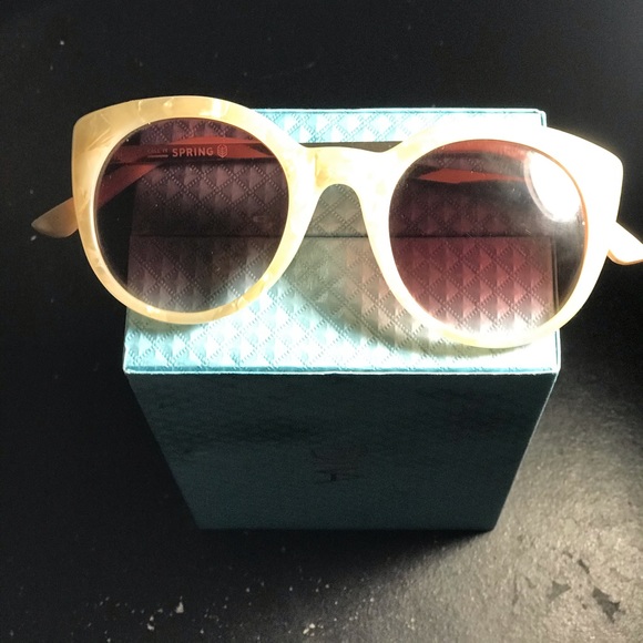 ‘Spring ‘ sunglasses - Picture 2 of 2